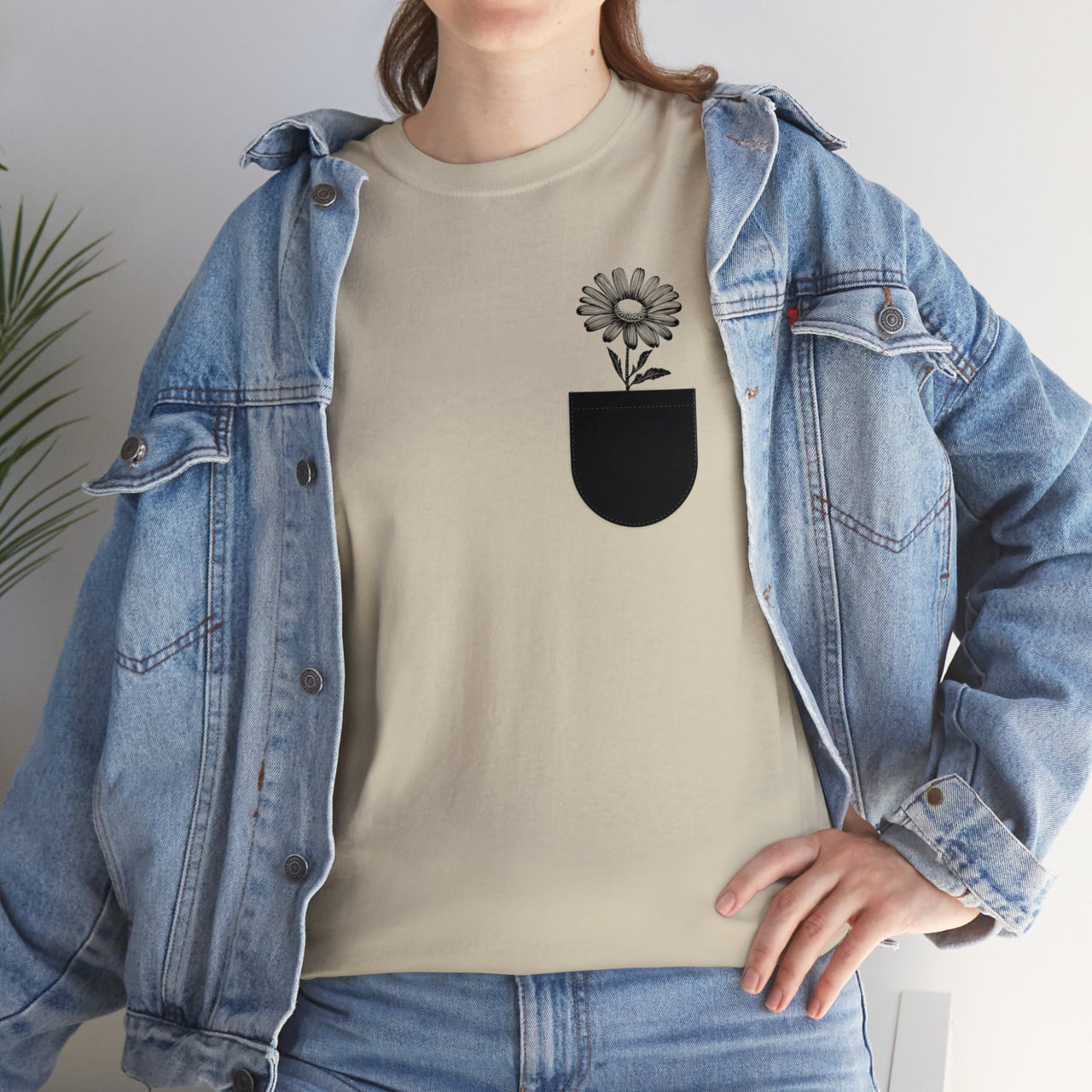 Pocket Daisy Unisex Heavy Cotton Tee